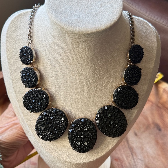 Versona Jewelry - Versona Black Crystal Cluster Statement Necklace